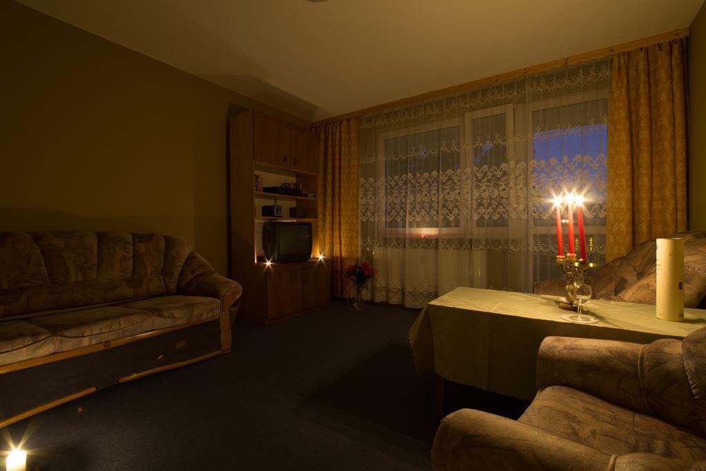 Apartament Zakopane Utrzymany W Stylu Goralskiej Chaty Værelse billede